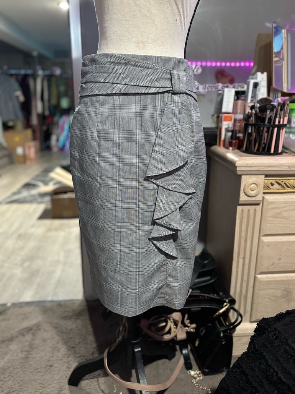 NWOT Gray Plaid Ruffle Pencil Skirt Hi - Classic Professional Style